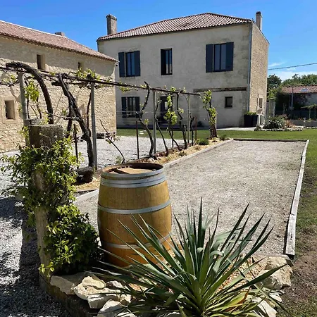 Les Chais Du Fourneau - Sejours Au Coeur Des Vignes Du Medoc *